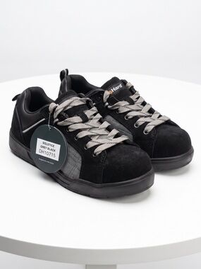 Die Hard Solstice Men’s Low-Top Sneakers in Black with Grey Laces